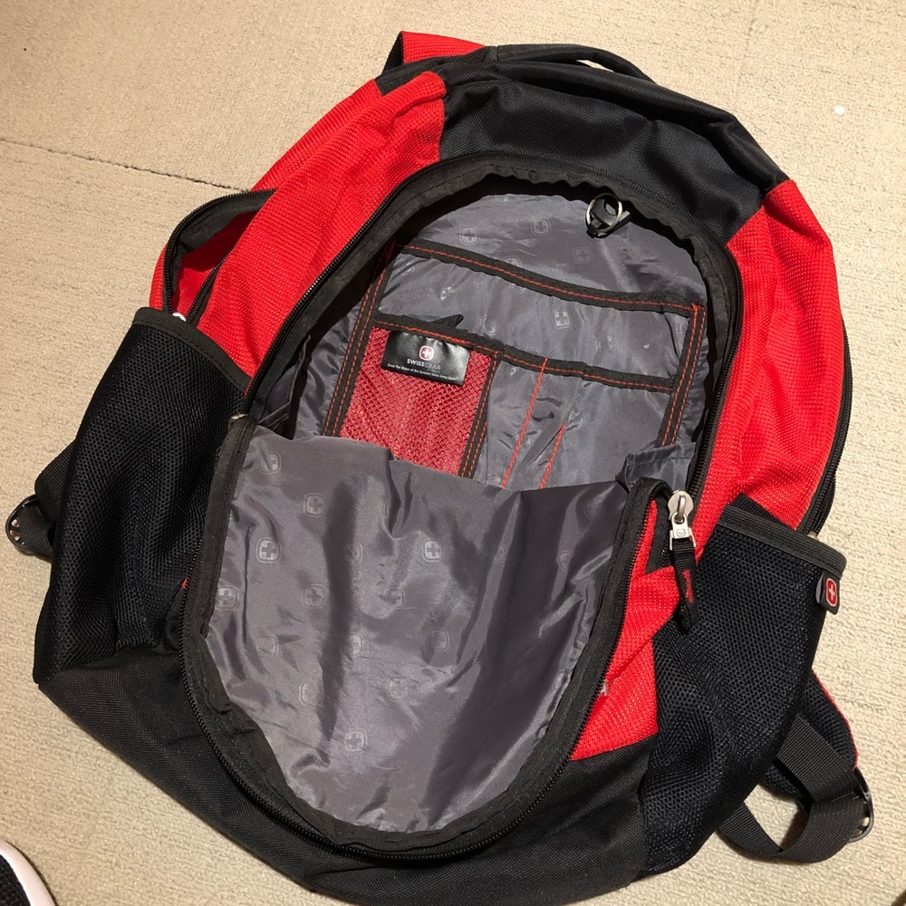 Swiss Backpack - Picture 4 of 5